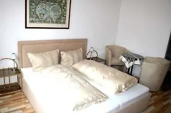 Gaestehaus Edith بيت ضيافة